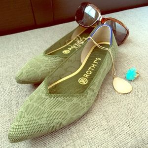 Rothy’s Safari Points (Size 8)